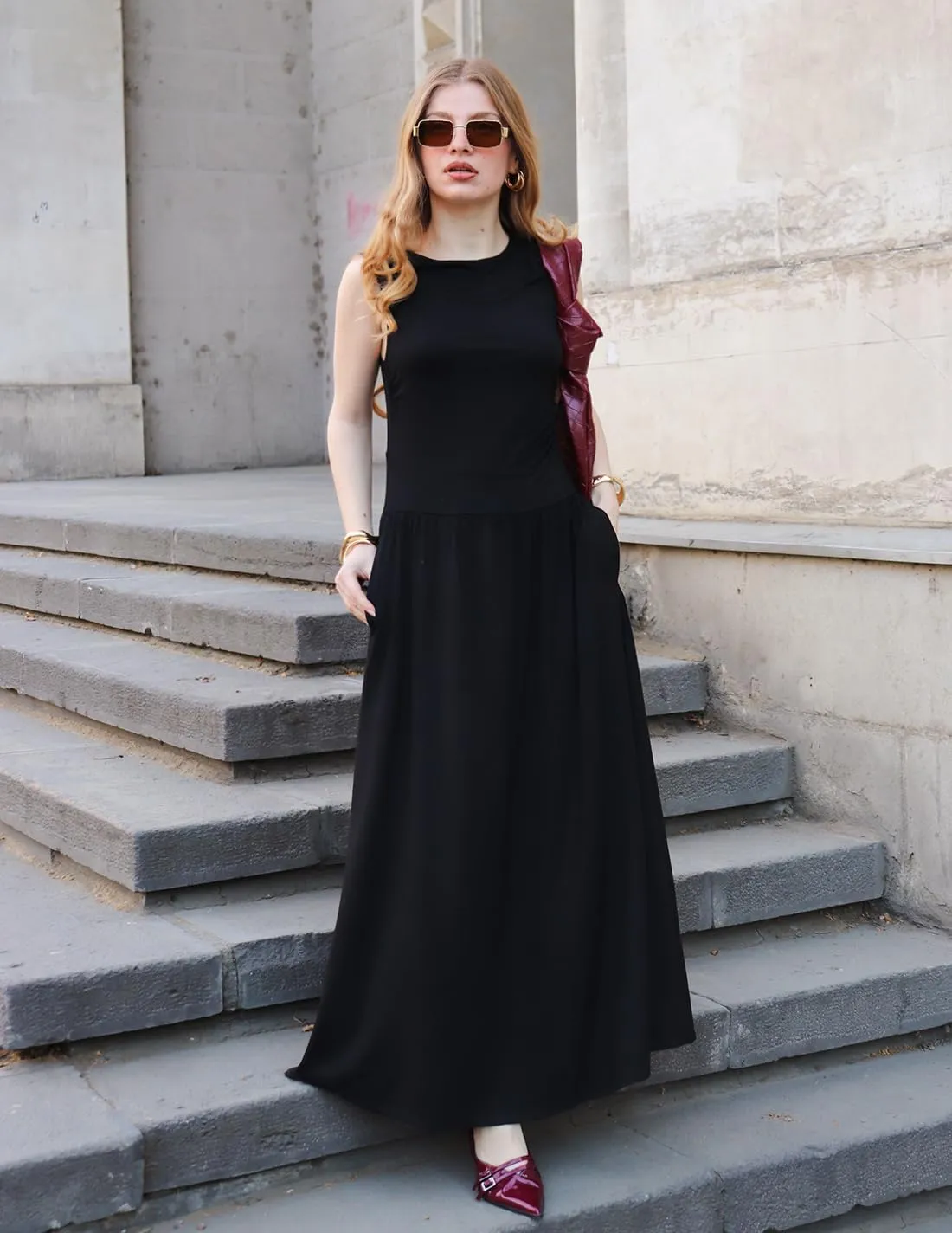 ZESICA Women's Summer Sleeveless Maxi Dress 2025 Casual Crewneck Pleated Flowy Long Dress with Pockets